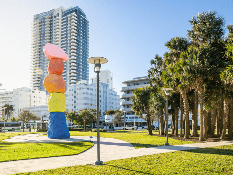 <b>Collins Park</b><br>Miami Beach, FL